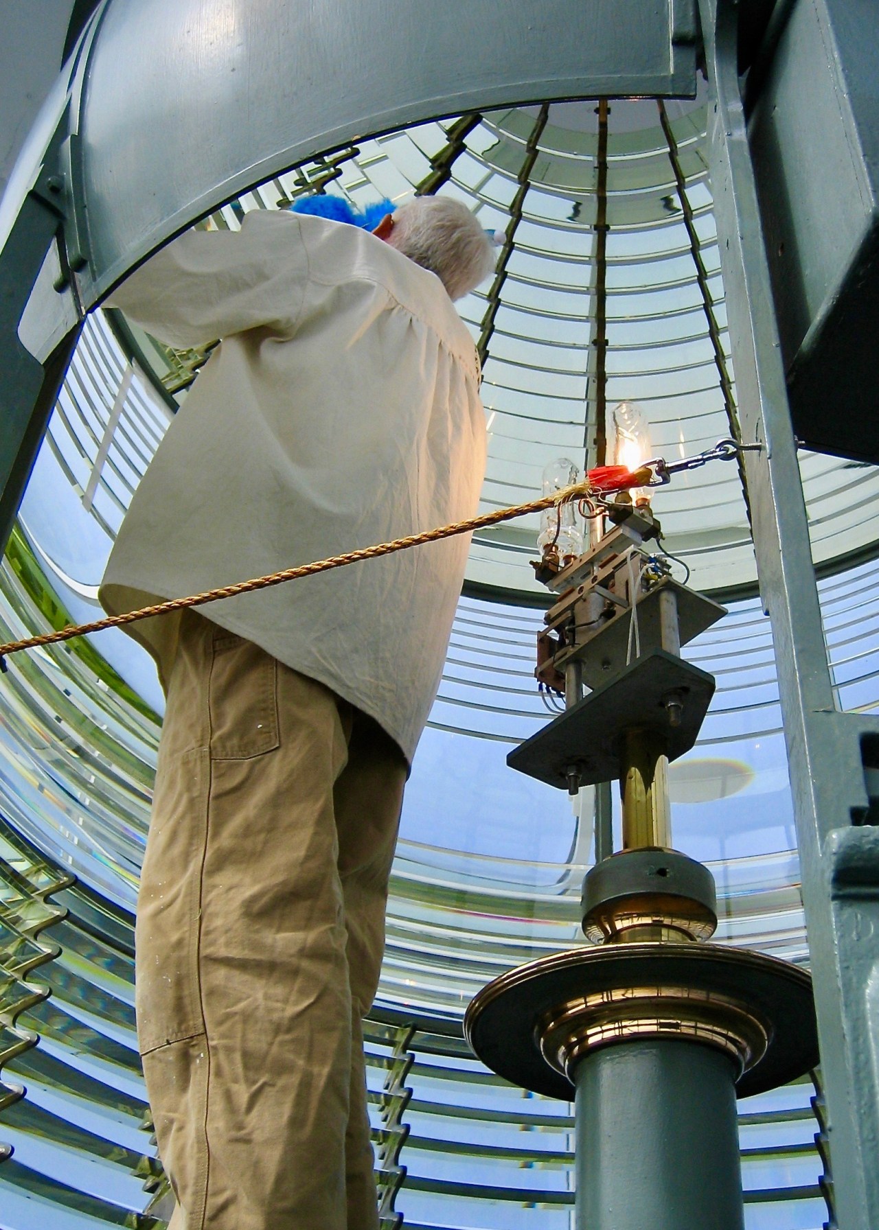 Lens Cleaning Yaquina Lighthouse Newport OR 08-2006